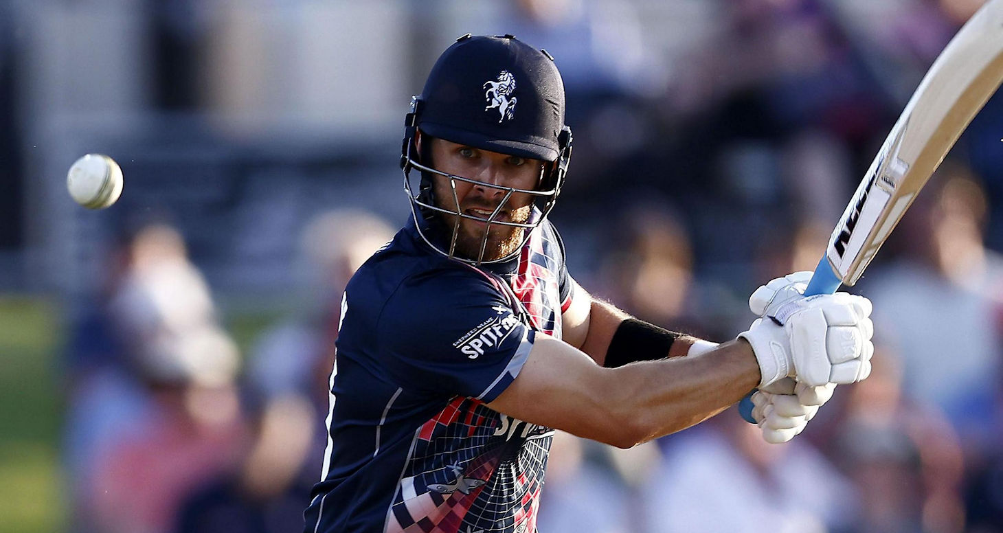 Staffordshire sign Dan Lincoln